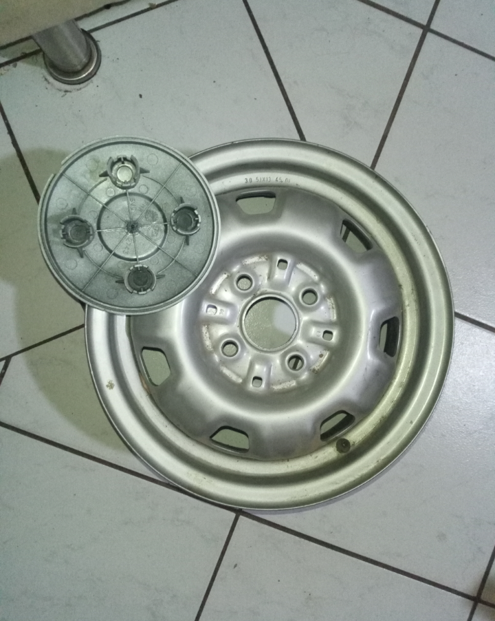 TOYOTA RIM FOR SALE - Private Seller