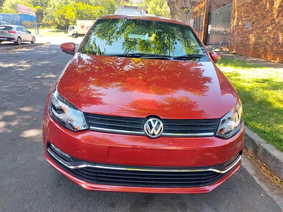 VW polo Tsi 1.2 Maroon 2015 for sale
