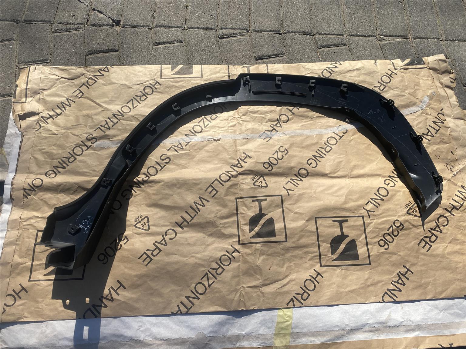 2025 TOYOTA COROLLA CROSS RIGHT REAR FENDER ARCH MOULDING FOR SALE - Private Seller