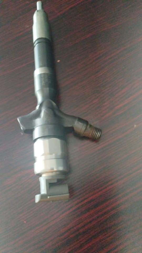 TOYOTA (d4d) 2.5/3LTR DIESEL INJECTORS - Private Seller