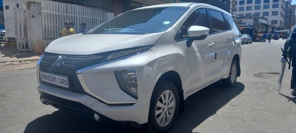 2022 MITSUBISHI XPANDER 1.5 PETROL, MANUAL TRANSMISSION WHITE COLOUR, MILEAGE 20000KM