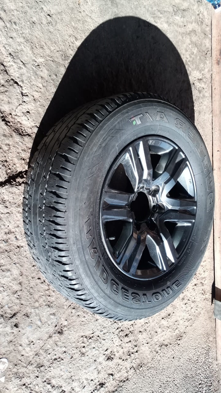 17inch Toyota Hilux/Fortuner original mag with used 265/65/17 tyre to use for sp - Private Seller 17inch Toyota Hilux/Fortuner original mag with used 265/65/17 tyre to use for sp - Private Seller