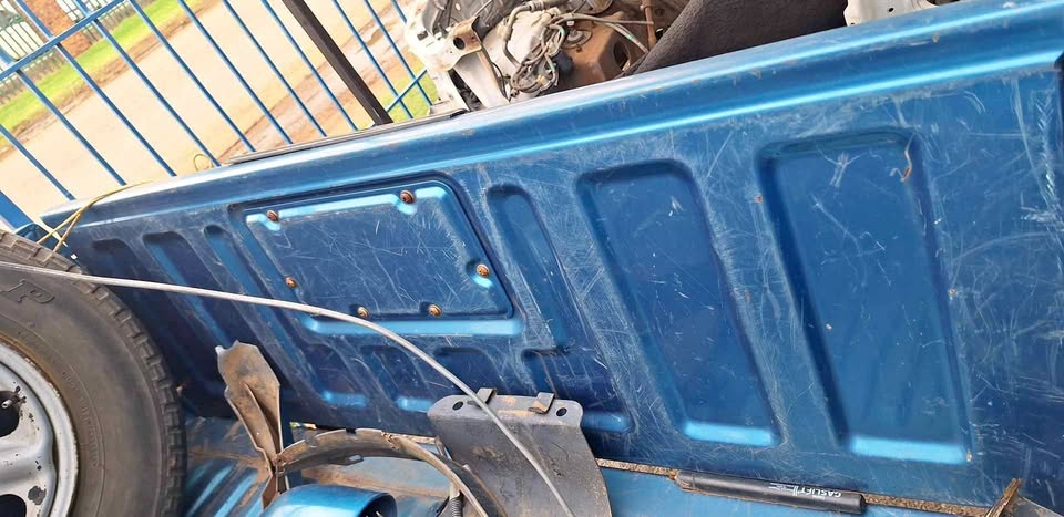 Nissan hardbody tailgate available - Private Seller