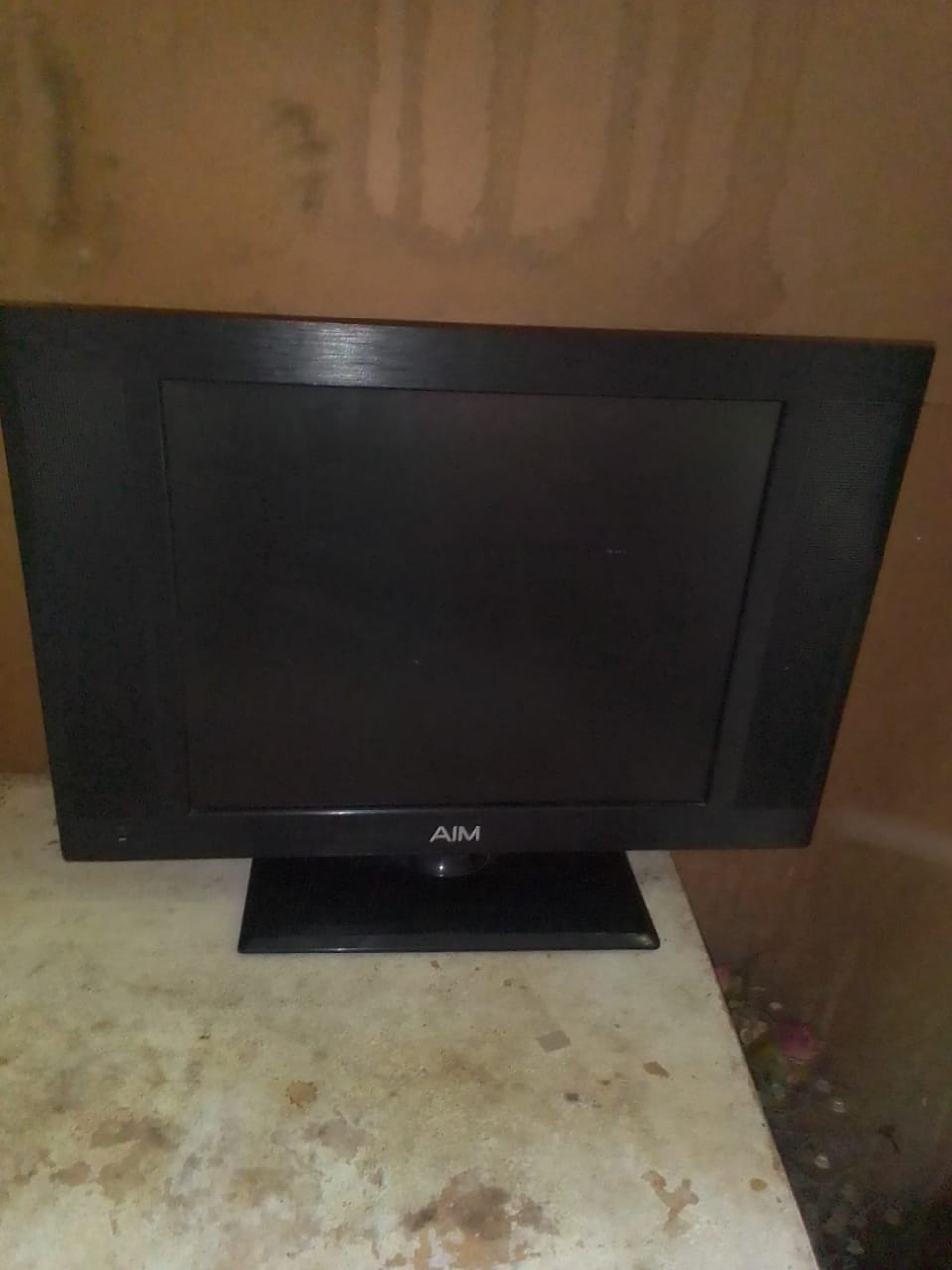 17 inch HDR portable tv in working condition negotiable price