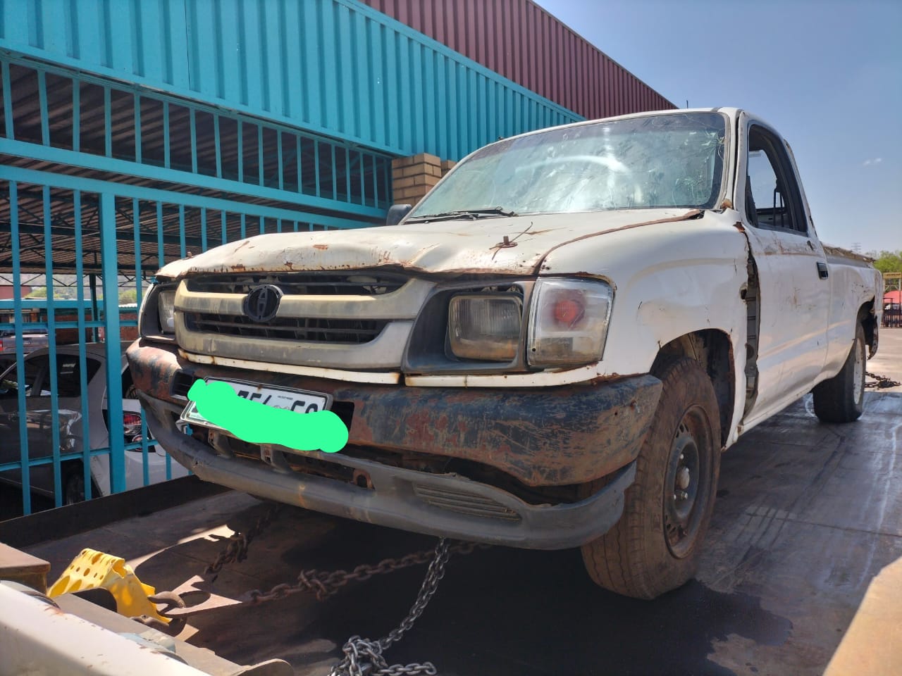 TOYOTA HILUX 2.0 PETROL BAKKIE STRIPPING FOR SPARES - Private Seller TOYOTA HILUX 2.0 PETROL BAKKIE STRIPPING FOR SPARES - Private Seller