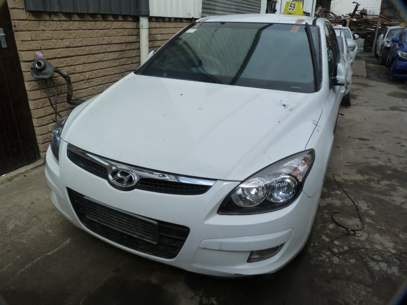 Hyundai i30 1.6 Manual White - 2011 STRIPPING FOR SPARES - Private Seller Hyundai i30 1.6 Manual White - 2011 STRIPPING FOR SPARES - Private Seller