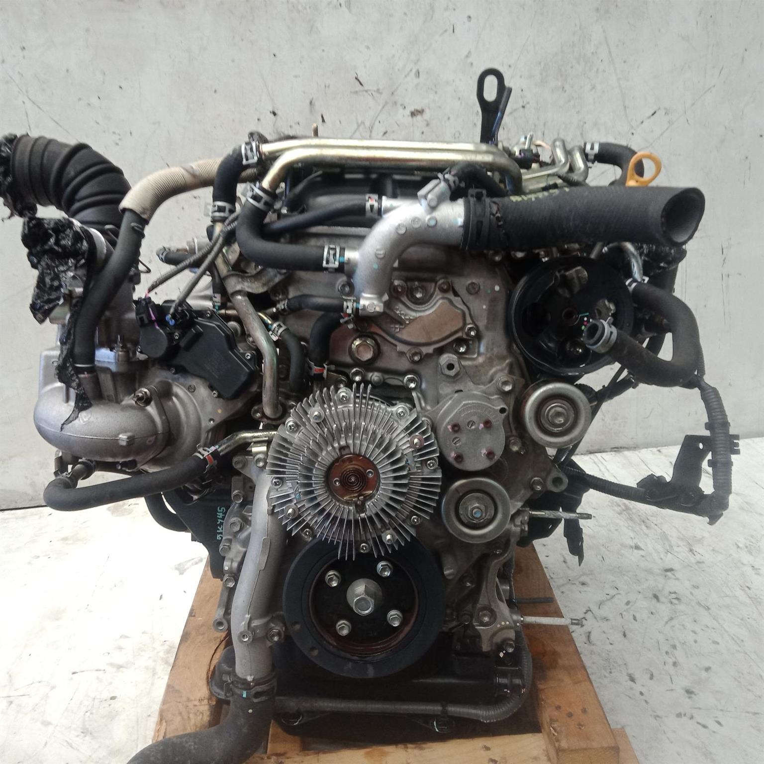 USED TOYOTA HILUX 2.4 DIESEL 2GD-FTV ENGINE FOR SALE. - Private Seller