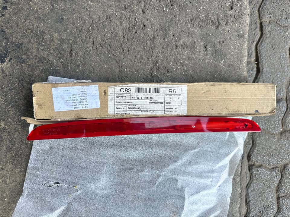 BMW X1 E84 brand new oem tailgate break light - Private Seller BMW X1 E84 brand new oem tailgate break light - Private Seller