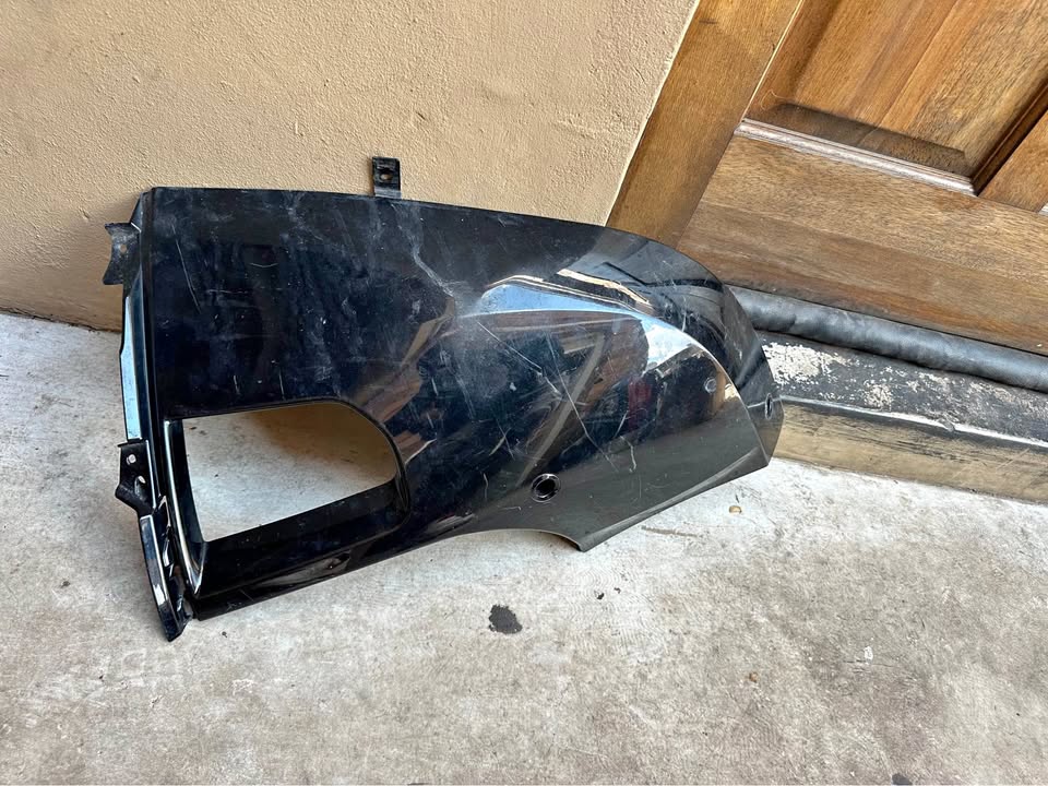 Land Rover defender right rear bumper corner piece - Private Seller Land Rover defender right rear bumper corner piece - Private Seller