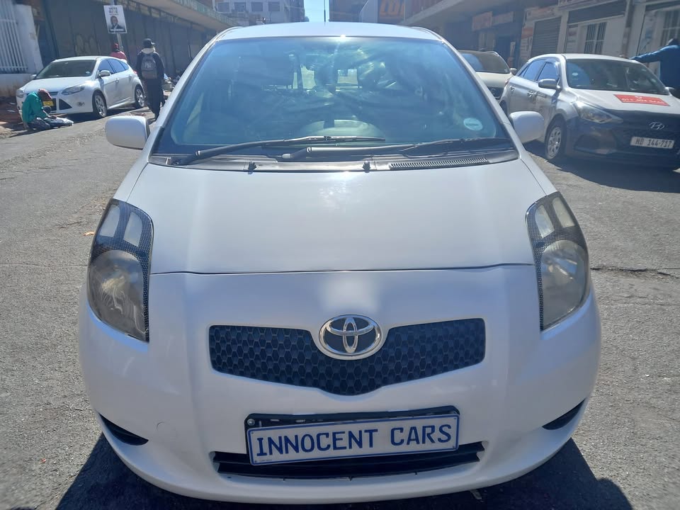 2009 TOYOTA YARIS T3 VVTI, MANUAL, WHITE COLOR, MILEAGE