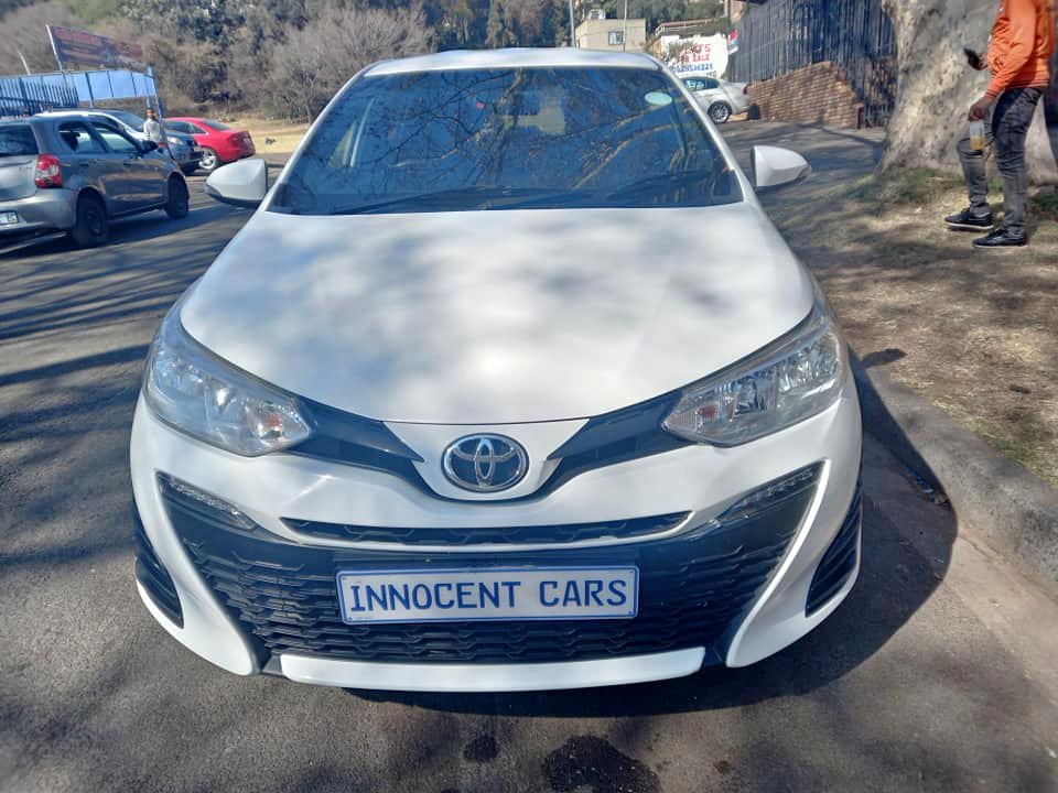 2018 TOYOTA YARIS HATCHBACK 1.5 ENGINE PETROL, AUTOMATIC, WHITE COLOR