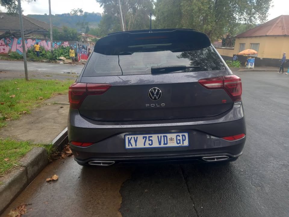 2024 VW Polo 9 TSI 1.0 Rline, Grey 23000kms Service History Sunroof, Leather seat,