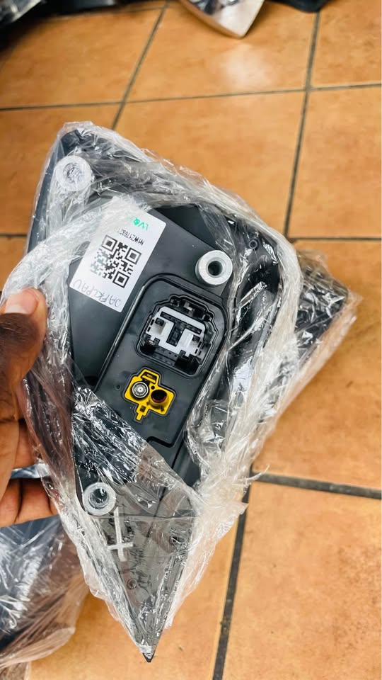 Ford Ranger T9 left side mirrors with cameras - Private Seller