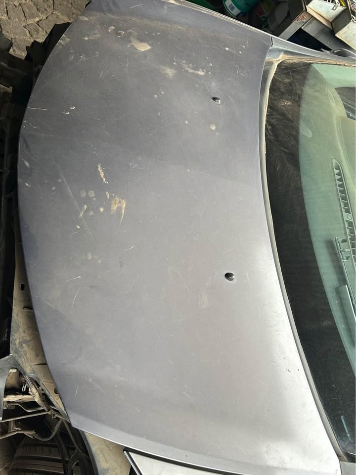 Renault Clio 3 Bonnet Available @ Circle 7 Used Parts Call or WhatsApp - Private Seller Renault Clio 3 Bonnet Available @ Circle 7 Used Parts Call or WhatsApp - Private Seller