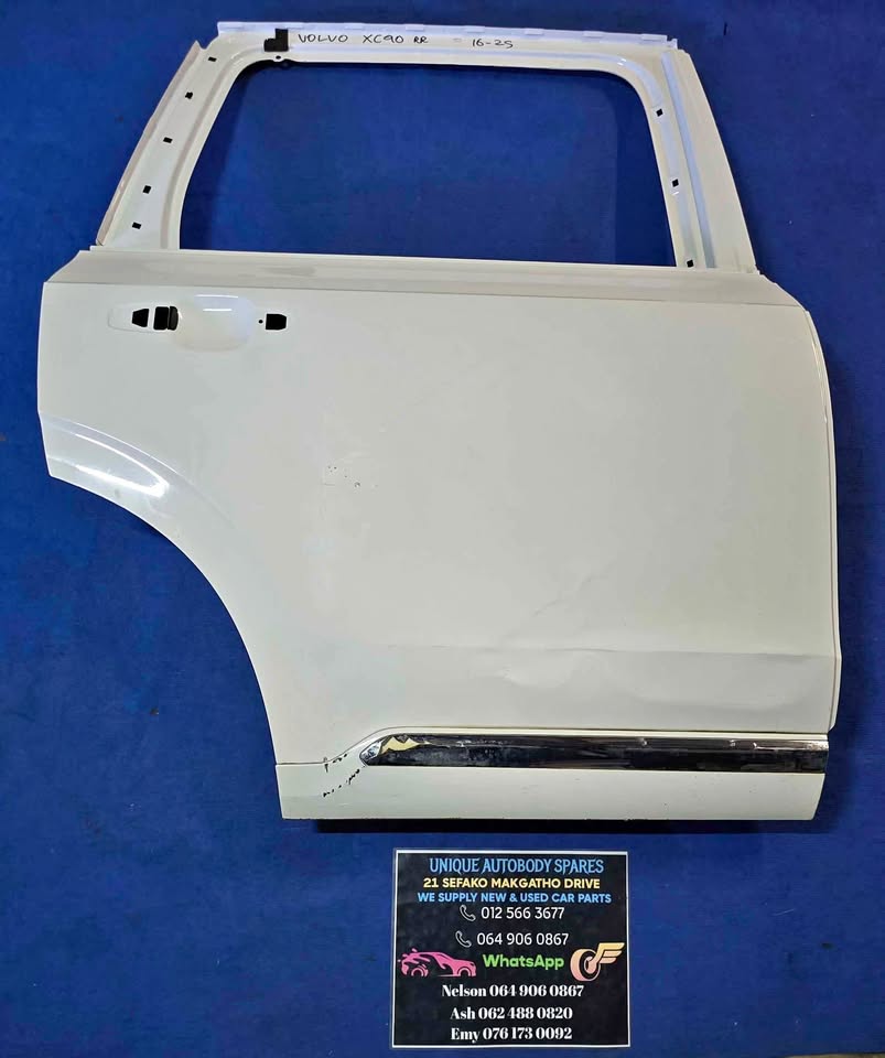 Volvo XC90 Right Rear Back Door - Private Seller Volvo XC90 Right Rear Back Door - Private Seller