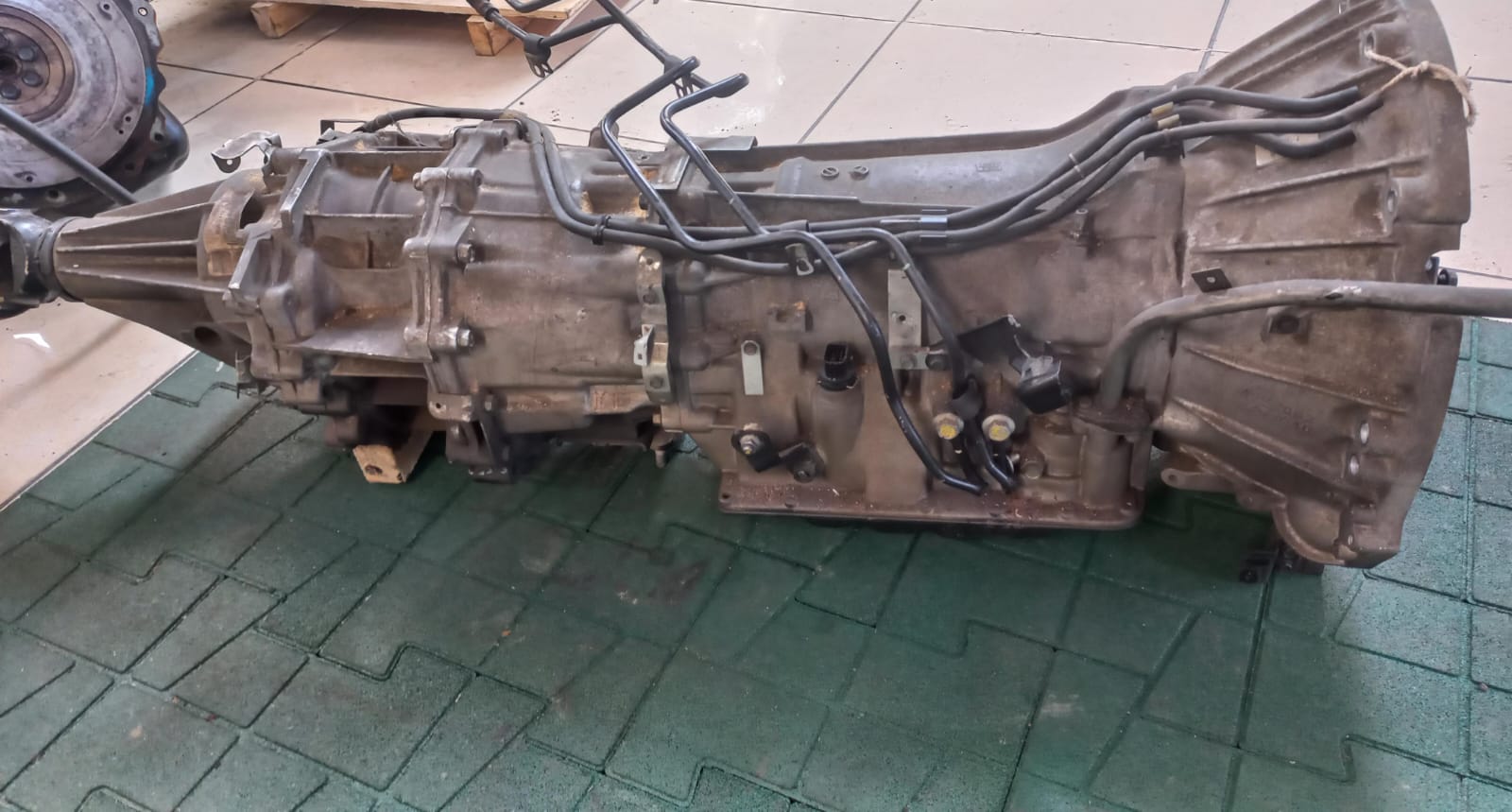 Nissan Navara 4.0 V6 4x4 Automatic Gearbox Complete (VQ40) - Private Seller Nissan Navara 4.0 V6 4x4 Automatic Gearbox Complete (VQ40) - Private Seller
