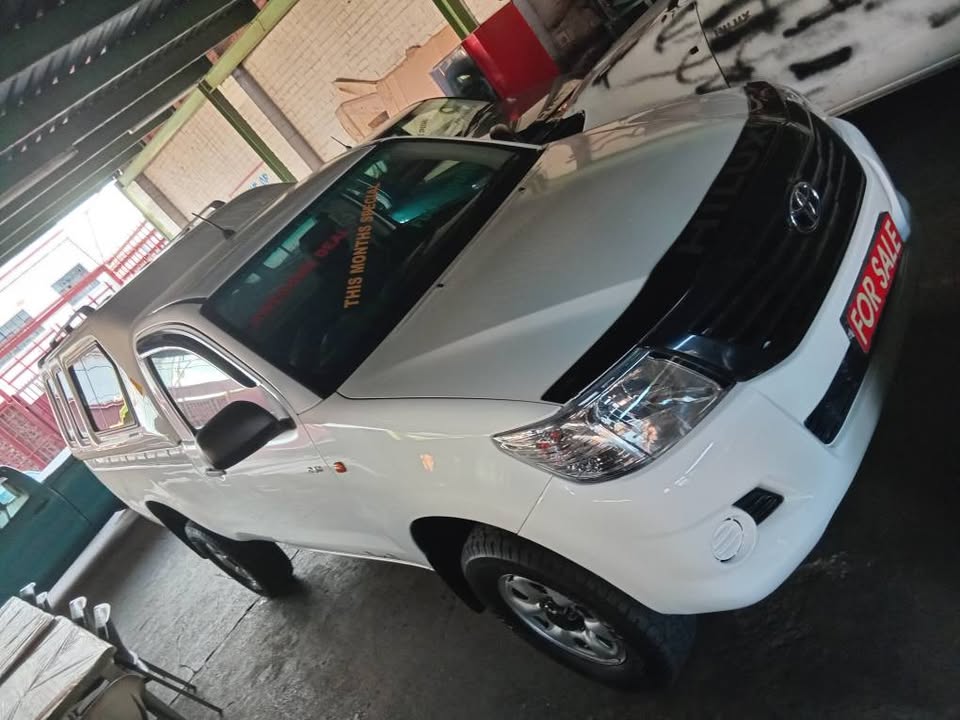Used Toyota Hilux 2.4GD single cab S - Private Seller Used Toyota Hilux 2.4GD single cab S - Private Seller