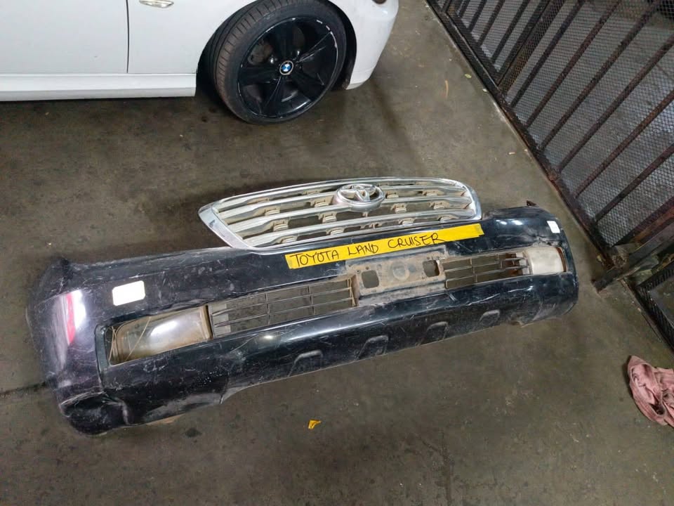 Toyota land Cruiser front bumper - Private Seller Toyota land Cruiser front bumper - Private Seller