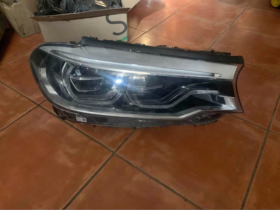 BMW G30 right headlight preface - Private Seller