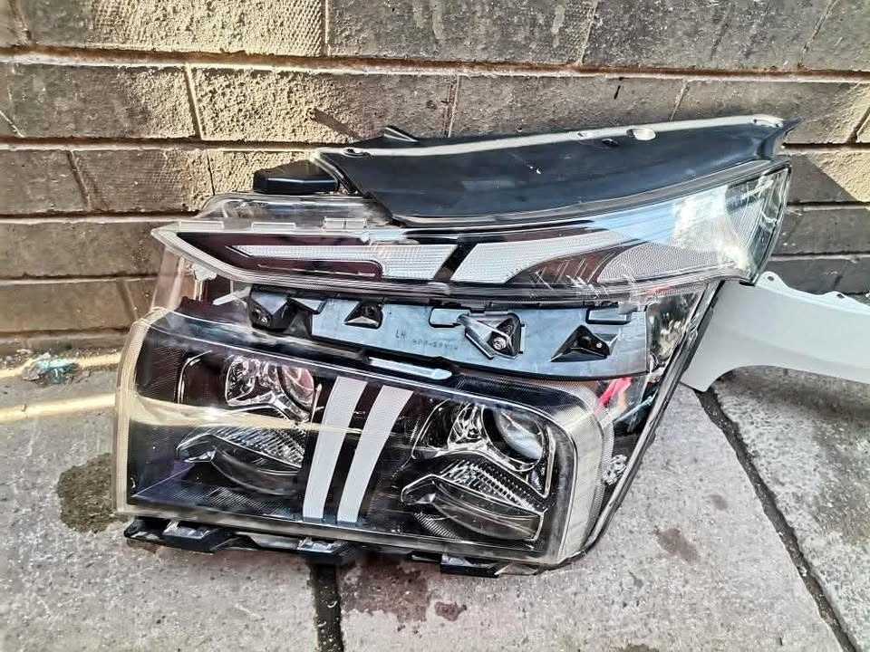 Hyundai Santa Headlight LED Left Side 2021 -23  Used Auto Body Spare Parts - Private Seller