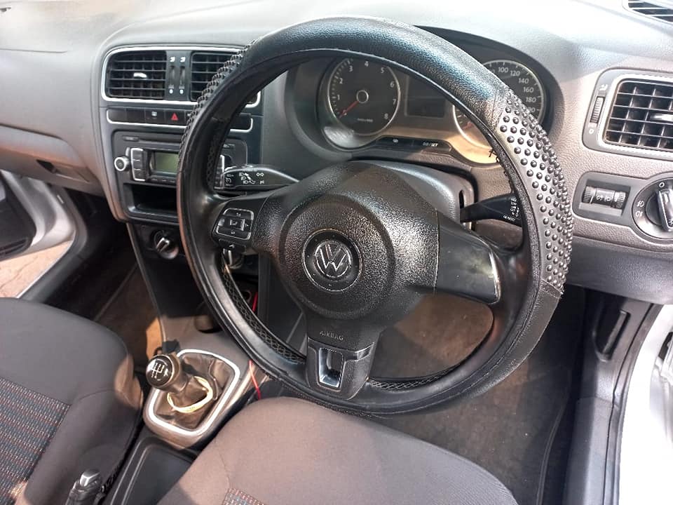 2013 VW POLO6 1.6 comfortline manual silver color 86000km