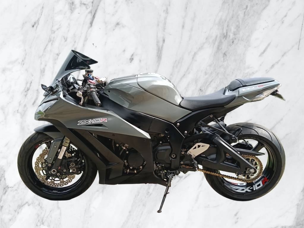 Used 2011 Kawasaki ZX10 - Private Seller Used 2011 Kawasaki ZX10 - Private Seller