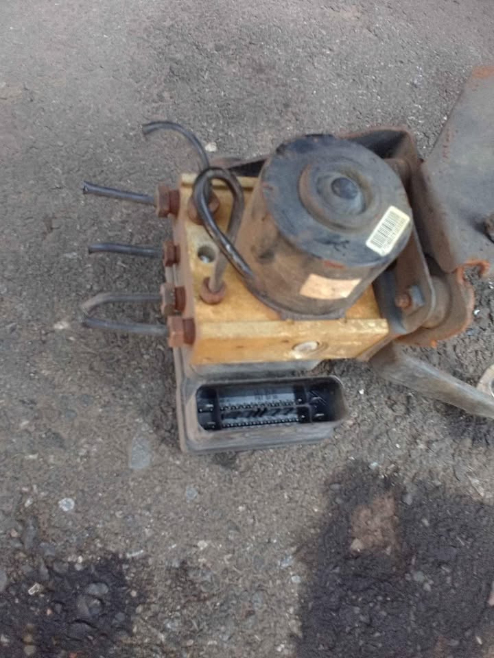 2009 ford fiesta ABS pump - Private Seller