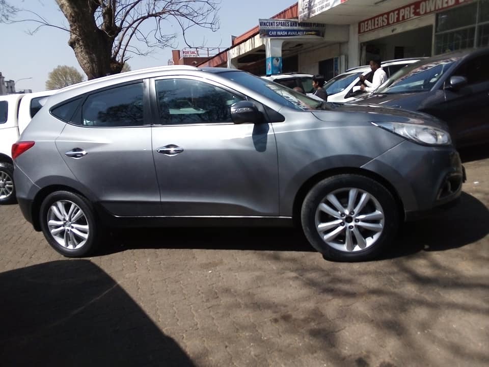 2013 HYUNDAI 1X35 MANUAL PETROL SILVER GREY 90,000KM