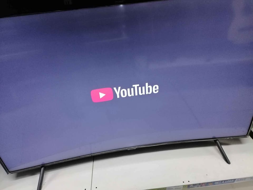 SAMSUNG 55" CURVE SMART TV