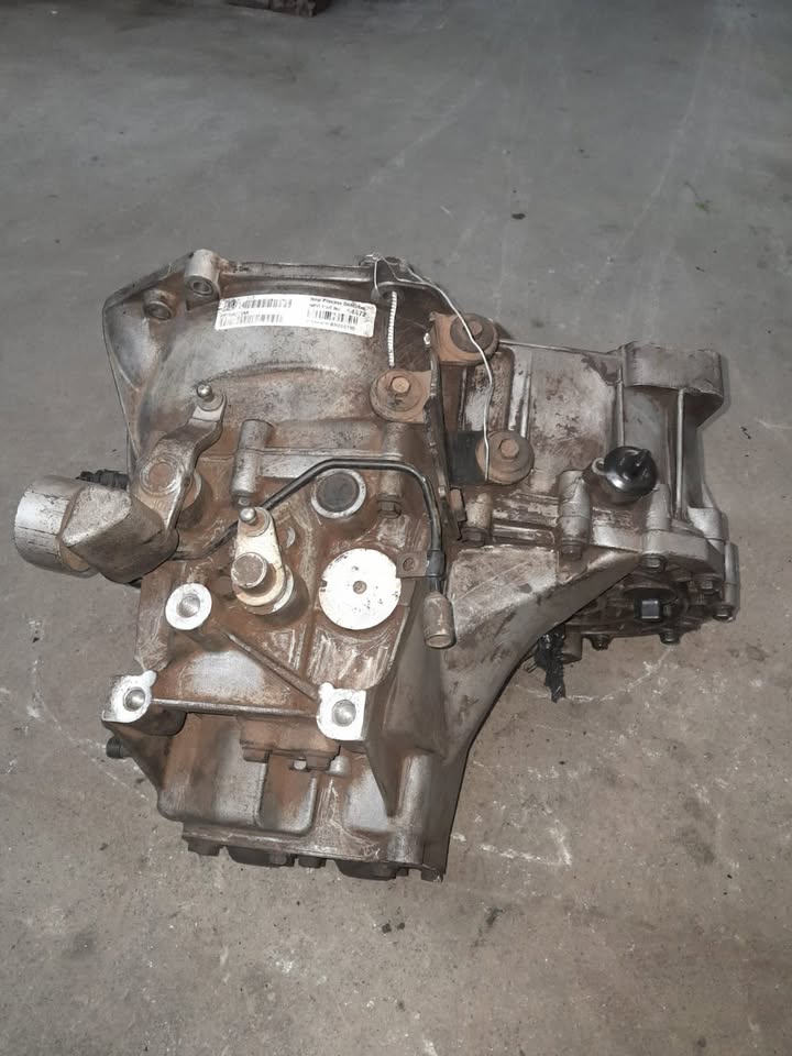JEEP COMPASS 2.0 & 2.4 MANUAL GEARBOX FOR SALE - Private Seller