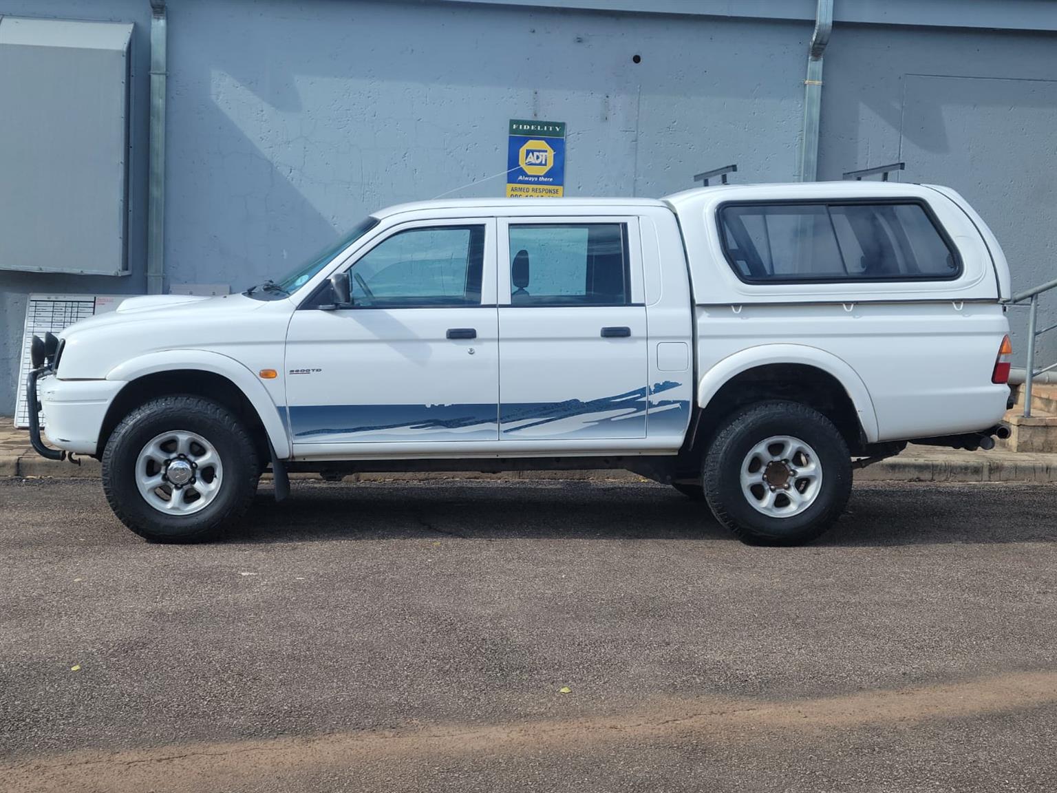 2000 Mitsubishi Colt d/k White Fibre glass canopy - Private Seller 2000 Mitsubishi Colt d/k White Fibre glass canopy - Private Seller