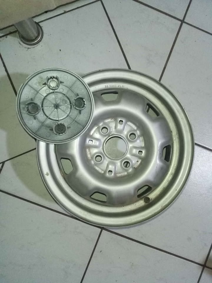 BRAND NEW Toyota Rim - Private Seller BRAND NEW Toyota Rim - Private Seller