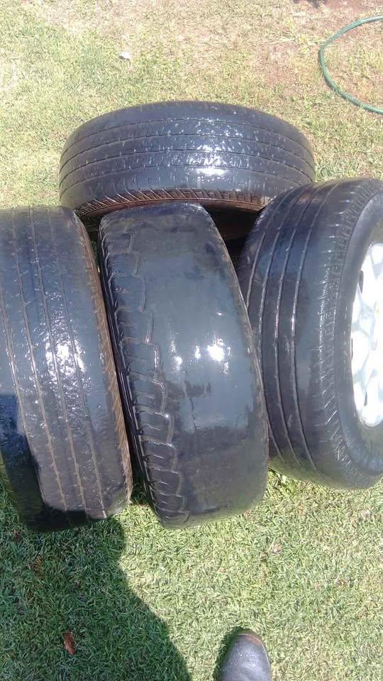Ford 16" mags and tyers in good condition to view in Lydenurg - Private Seller Ford 16" mags and tyers in good condition to view in Lydenurg - Private Seller