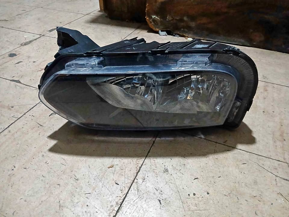 Renault kwid headlight - Private Seller Renault kwid headlight - Private Seller
