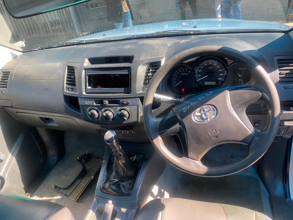 2013 TOYOTA HILUX 2.0 VVTI SINGLE CAB MANUAL