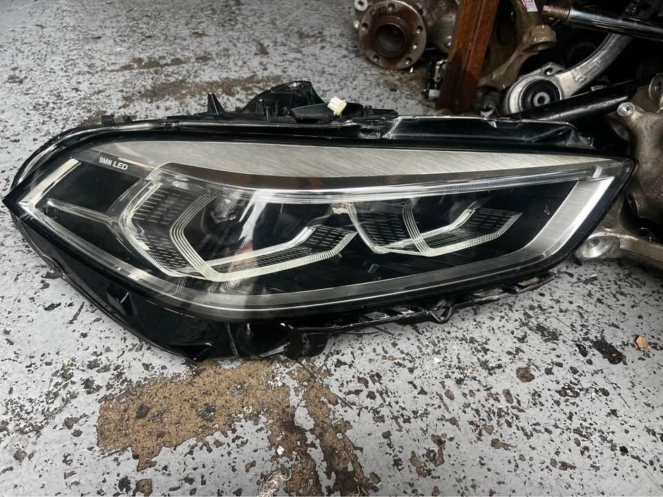 Bmw F40 front headlight RHS - Private Seller Bmw F40 front headlight RHS - Private Seller
