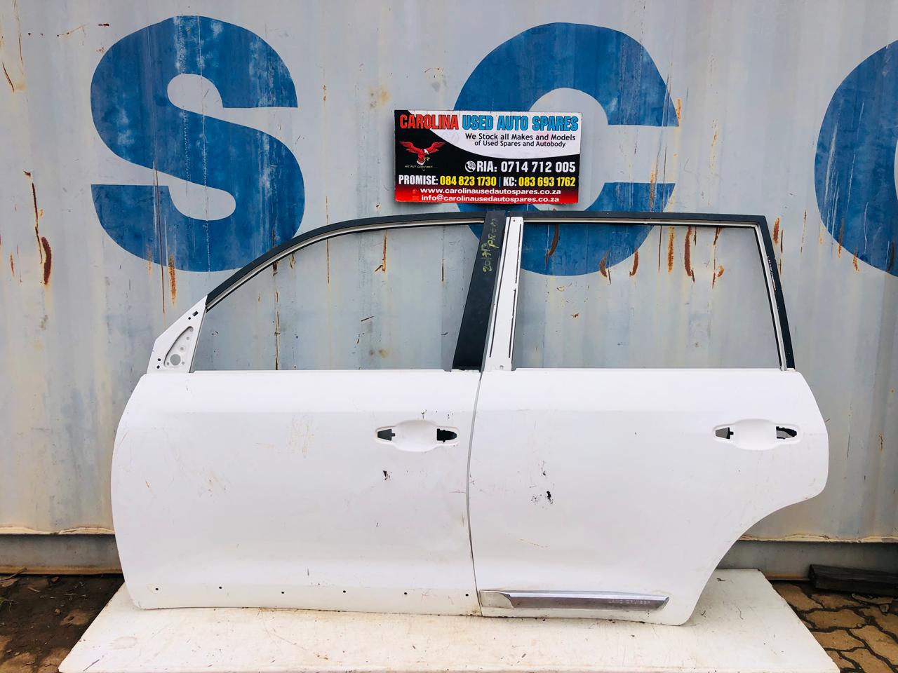 Toyota Land Cruiser 200 series left side front and rear/back doors (2015-2020) - Private Seller Toyota Land Cruiser 200 series left side front and rear/back doors (2015-2020) - Private Seller
