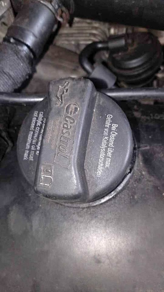 VW golf 5 2.0 TDI oil cap