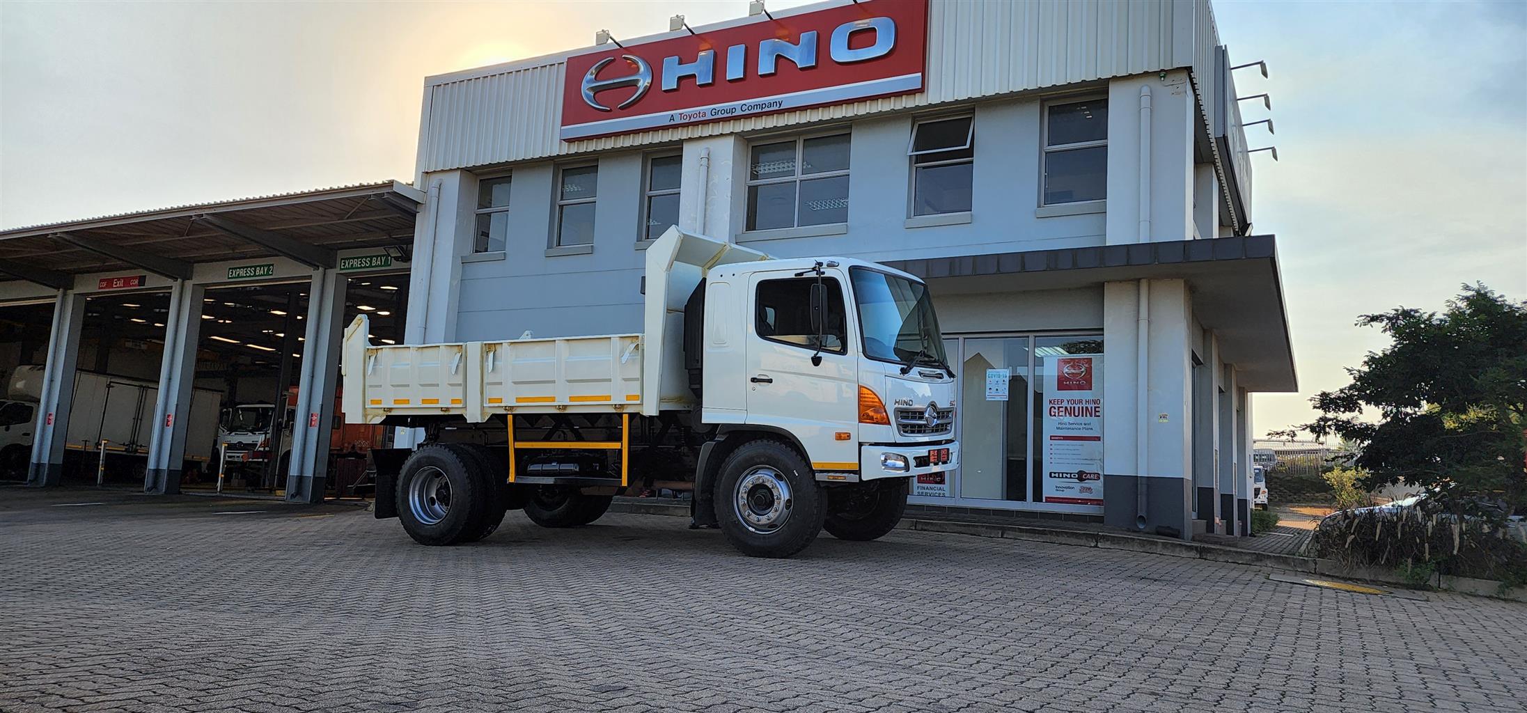 PRE-OWNED Hino 500 1326 Tipper 6m3 | Junk Mail