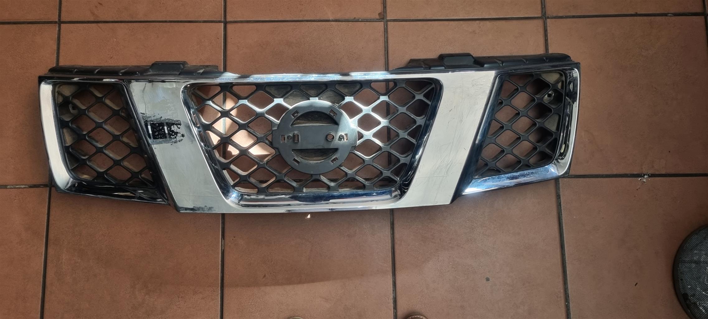 NISSAN NAVARA GRILL - Private Seller