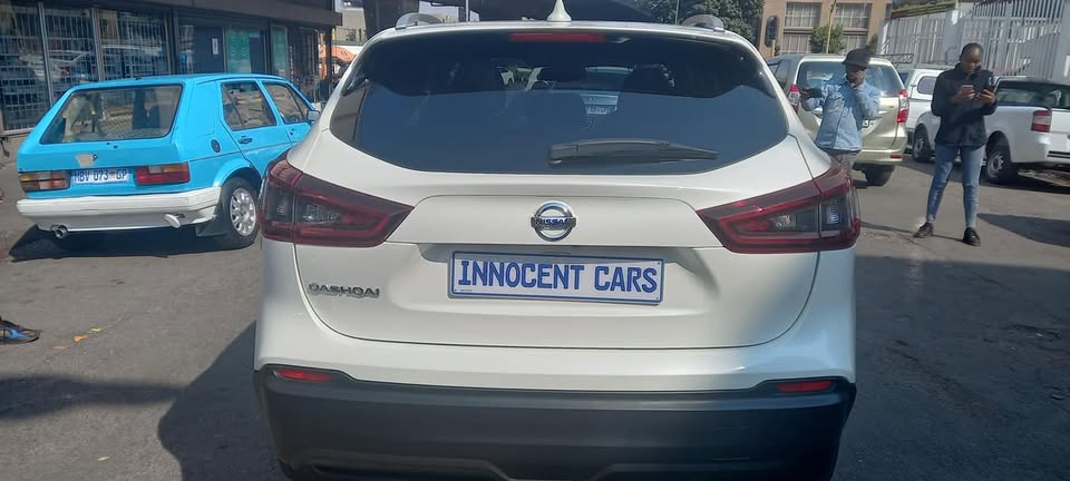 2021 NISSAN QUASHQAI 1.2T PETROL, AUTOMATIC TRANSMISSION, WHITE COLOUR, 61000KM