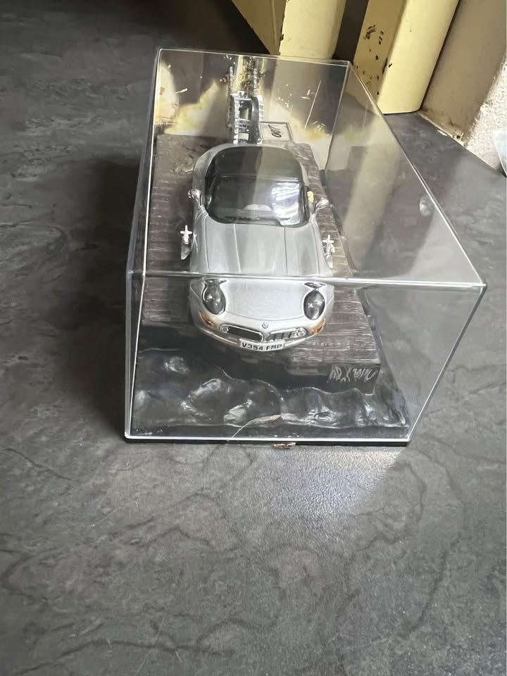 007 Bmw Z8 - The world is not enough