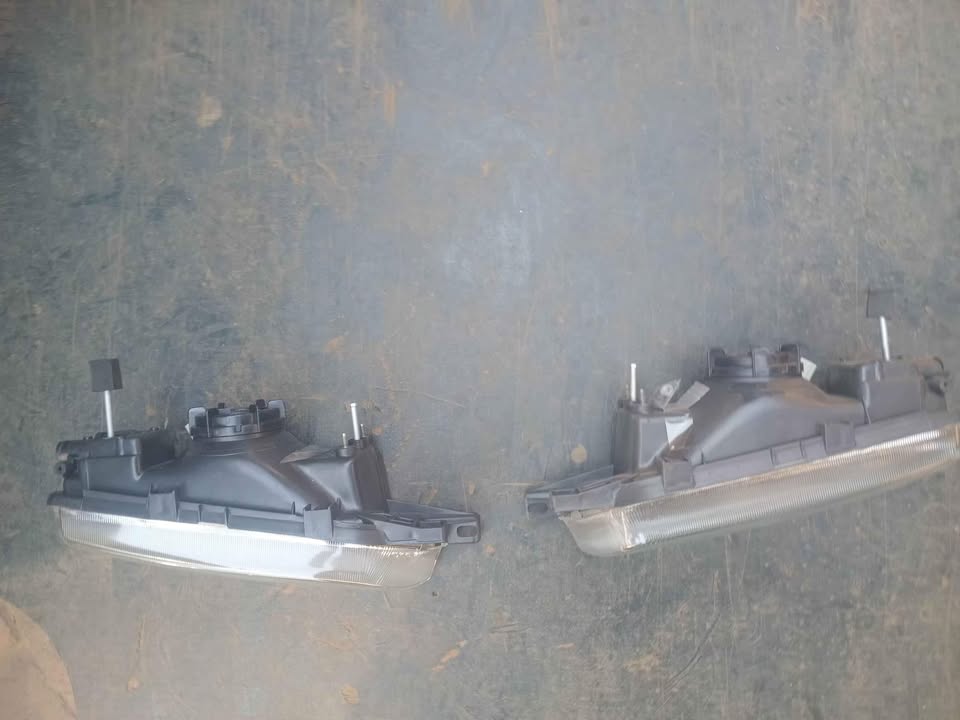 1991 to 1995 Nissan sentra mk3 headlight for sale - Private Seller 1991 to 1995 Nissan sentra mk3 headlight for sale - Private Seller