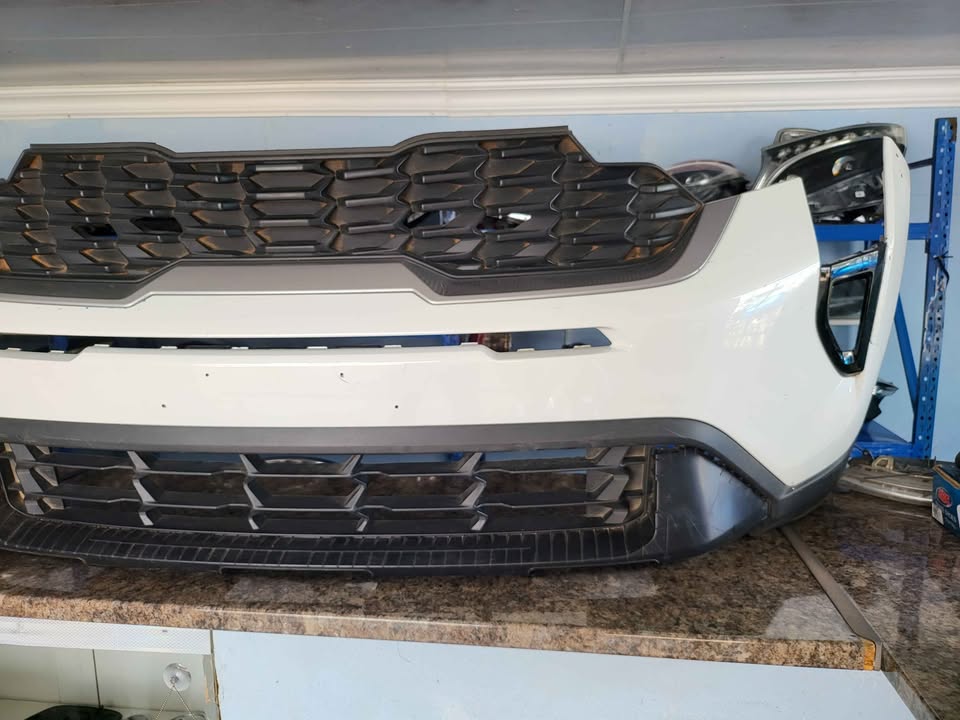 2025 Kia Sonet front bumper and grill for sale. - Private Seller 2025 Kia Sonet front bumper and grill for sale. - Private Seller
