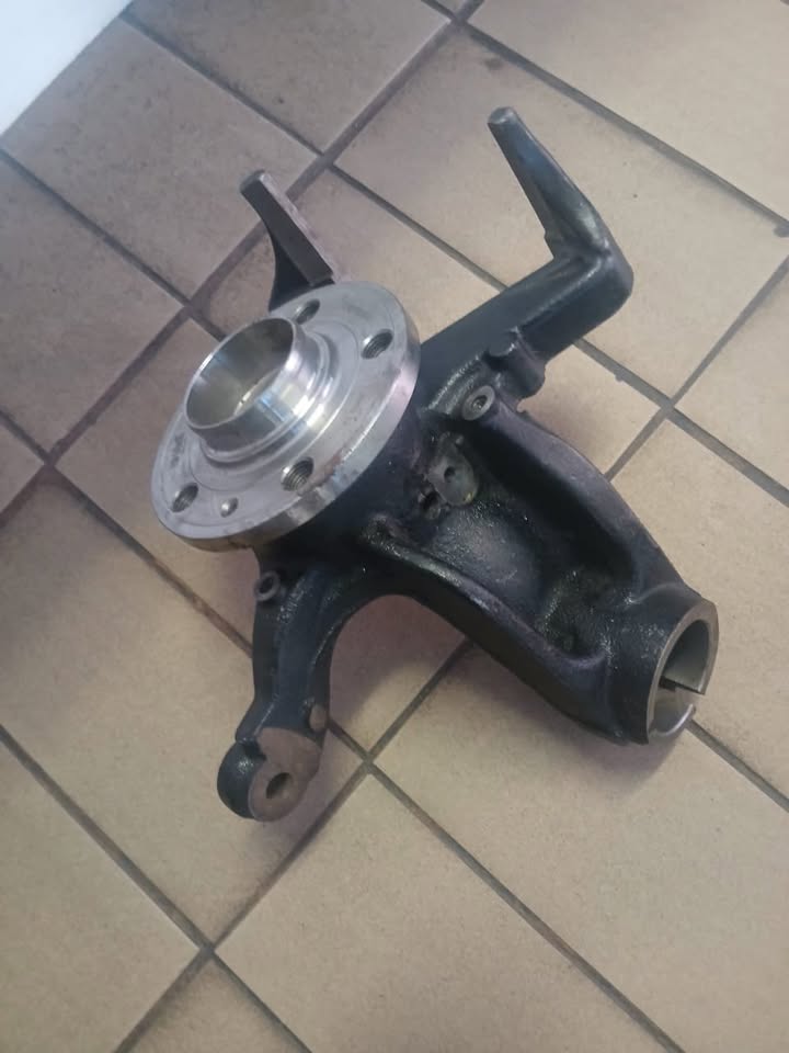 2018 VW POLO 6/7 BEARING CARRIER LEFTSIDE FOR SALE