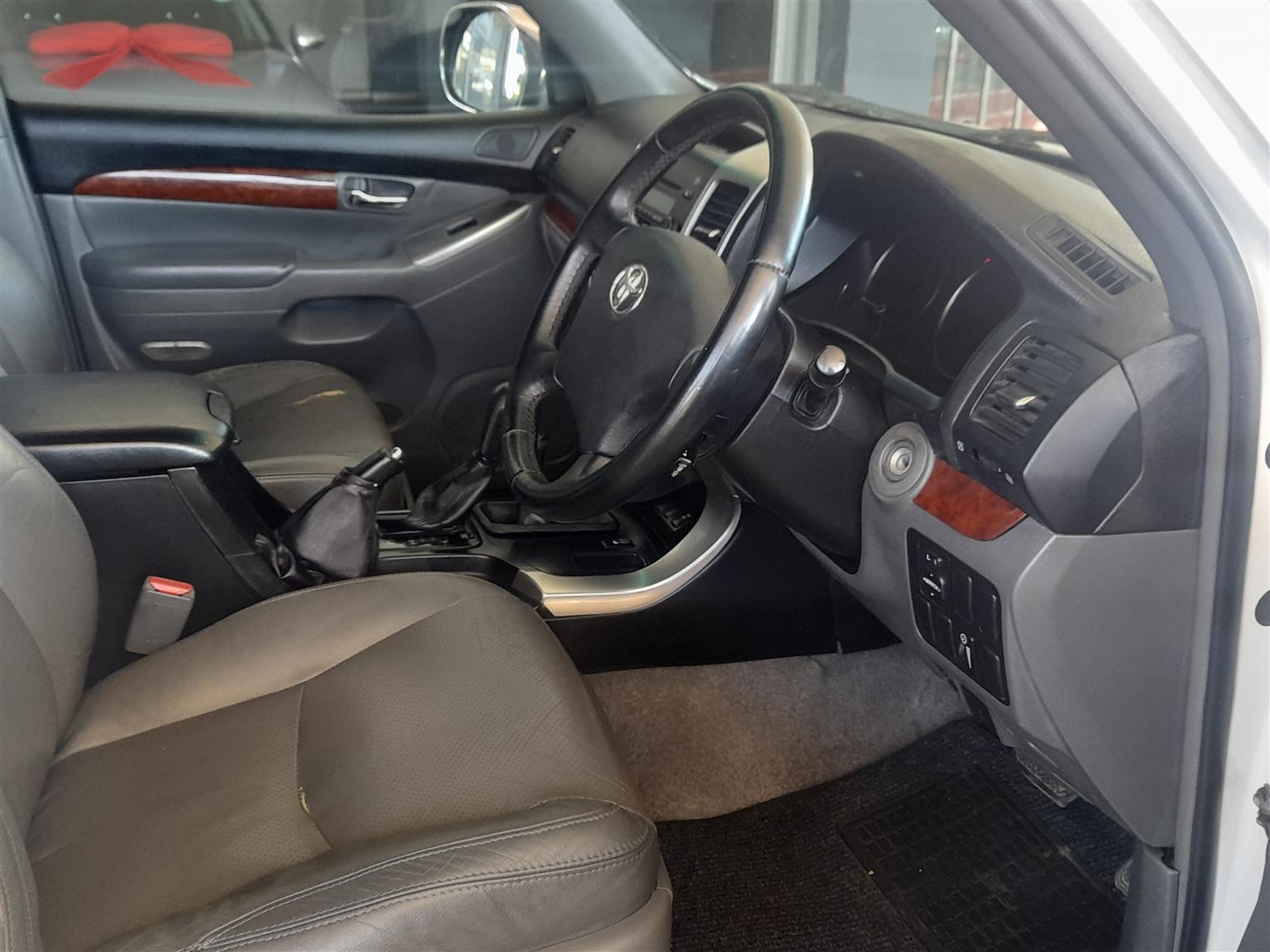 Pre-owned 2006 Toyota Land-Cruiser Prado V6 4.0
