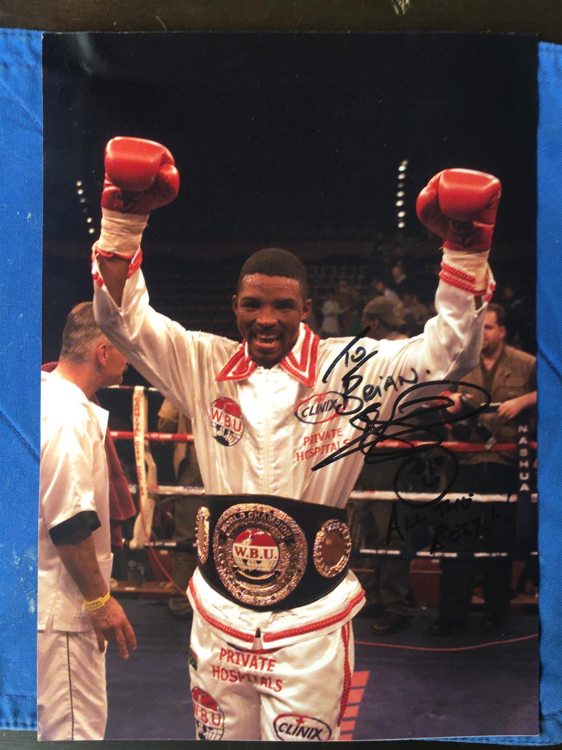 Boxing memorabilia. Signed photograph W.B.U. World champion Boxer
