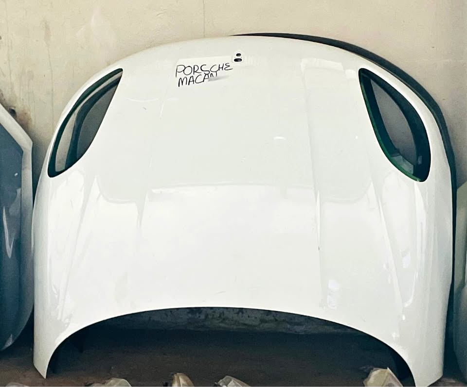 Porsche Macan bonnet - Private Seller Porsche Macan bonnet - Private Seller