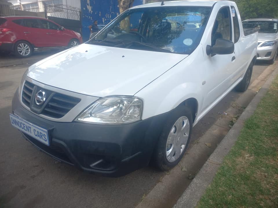 2022 NISSAN NP200 BAKKIE 1.6 PETROL, MANUAL, WHITE COLOR, MILEAGE 65000KMS
