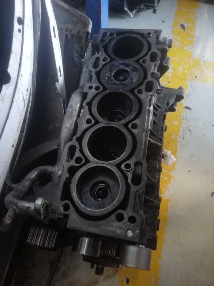 Volvo S40 D5 2007 sub assembly